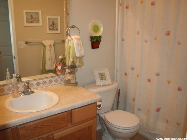 1386 N 2585 W, Clinton, UT 84015 — photo 12