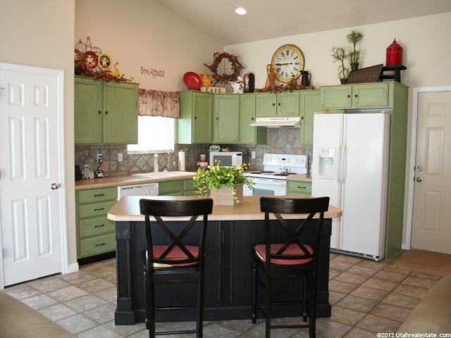 1386 N 2585 W, Clinton, UT 84015 — photo 5