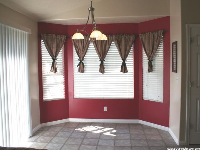 1386 N 2585 W, Clinton, UT 84015 — photo 7