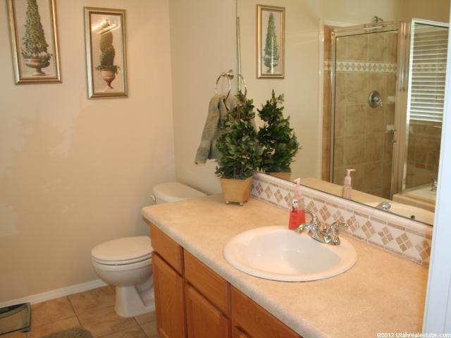 1386 N 2585 W, Clinton, UT 84015 — photo 10