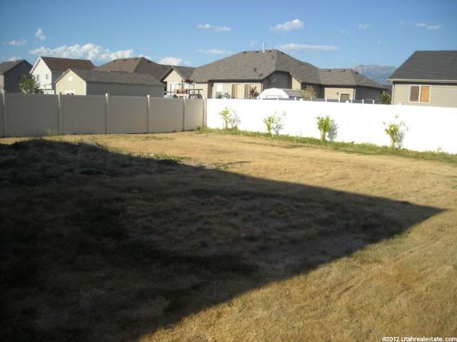 1376 N 2400 W, Clinton, UT 84015 — photo 2