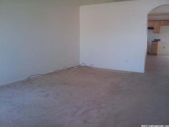 1376 N 2400 W, Clinton, UT 84015 — photo 3