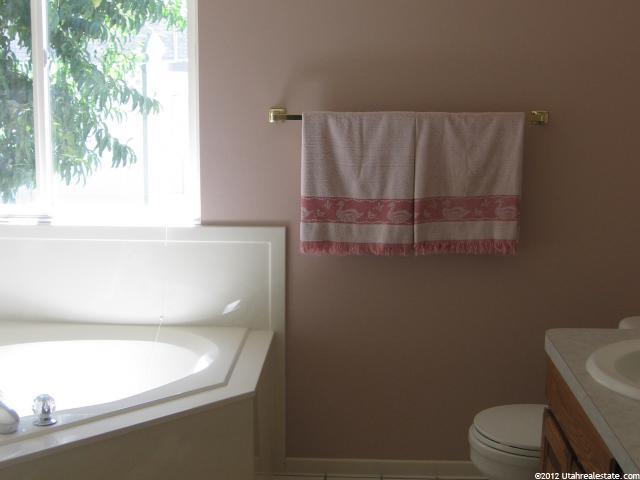 5258 S Winchester Ln E, South Ogden, UT 84403 — photo 2