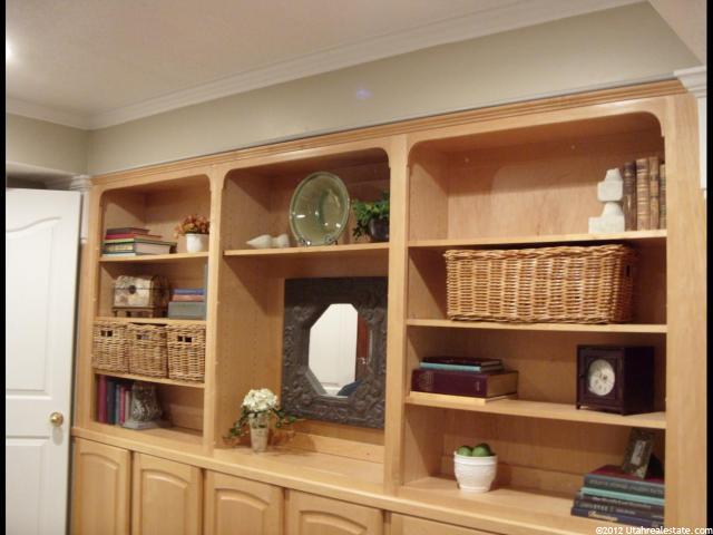 586 W 1300 N, West Bountiful, UT 84087 — photo 9
