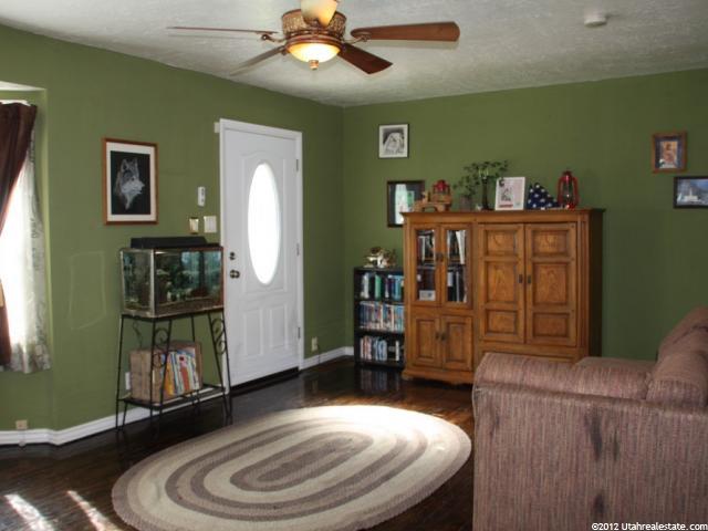 165 N Lake View Dr E, Clearfield, UT 84015 — photo 2