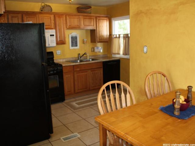 165 N Lake View Dr E, Clearfield, UT 84015 — photo 5