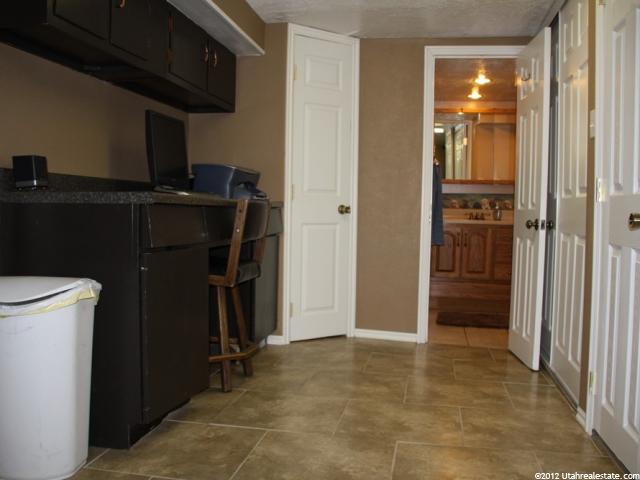 165 N Lake View Dr E, Clearfield, UT 84015 — photo 6