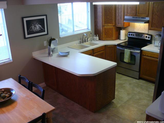 539 S 900 E, Layton, UT 84041 — photo 5