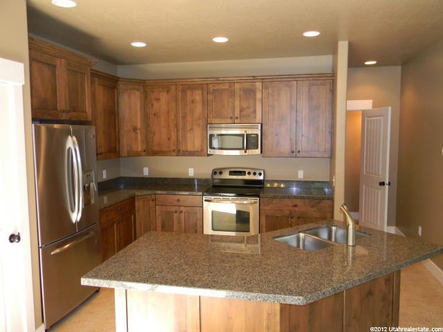 186 E 1600 S, Farmington, UT 84025 — photo 9