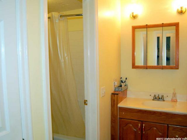 1058 N 1150 E, Layton, UT 84040 — photo 8