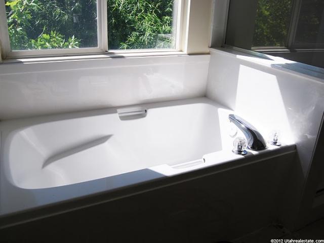 2041 N 750 W, Clinton, UT 84015 — photo 2