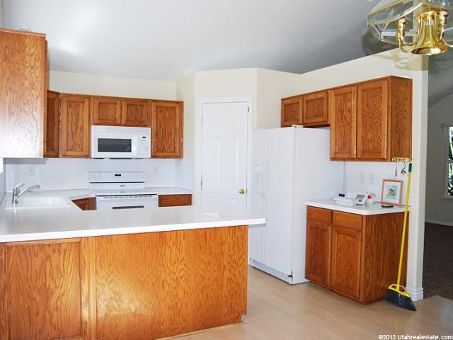 2041 N 750 W, Clinton, UT 84015 — photo 4
