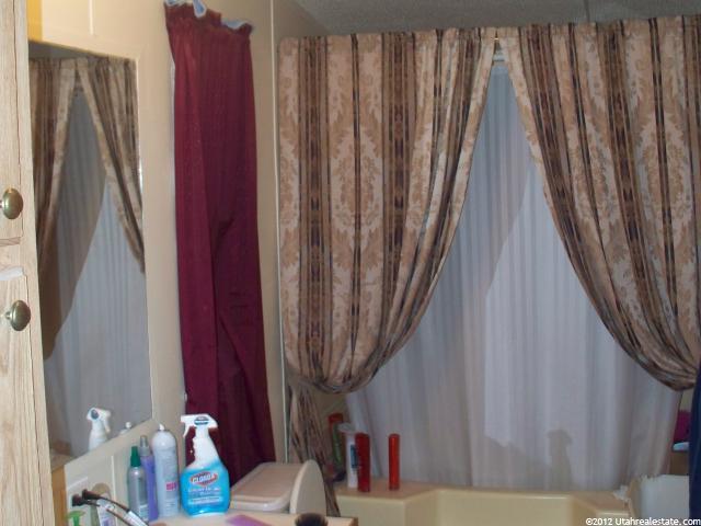 1554 S 1560 W, Vernal, UT 84078 — photo 4