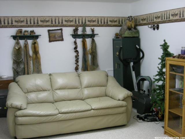 73 S 300 E, Moroni, UT 84646 — photo 2