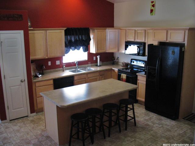 1538 N 2400 W, Clinton, UT 84015 — photo 7