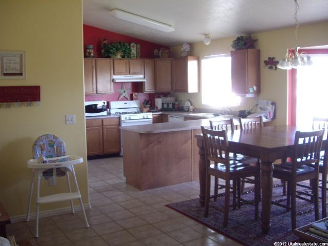 2797 W 2100 N, Clinton, UT 84015 — photo 3