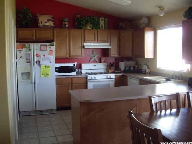 2797 W 2100 N, Clinton, UT 84015 — photo 4