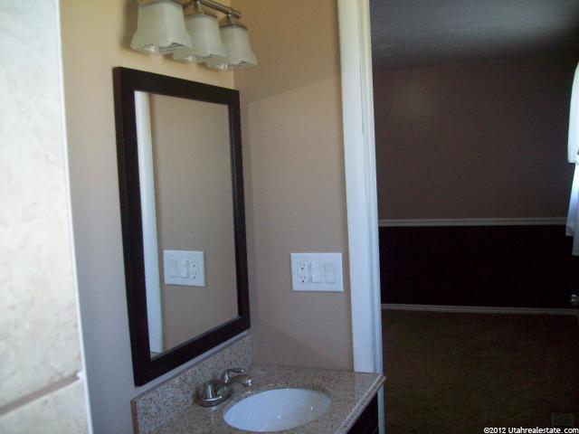 5179 S 100 E, Washington Terrace, UT 84405 — photo 8