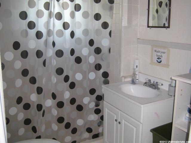 381 W 500 N, Vernal, UT 84078 — photo 2