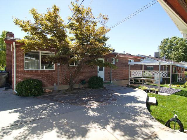35 E 1600 South, Bountiful, UT 84010 — photo 9