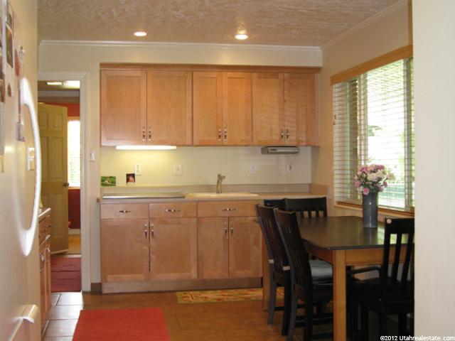 336 W 325 S, Bountiful, UT 84010 — photo 8