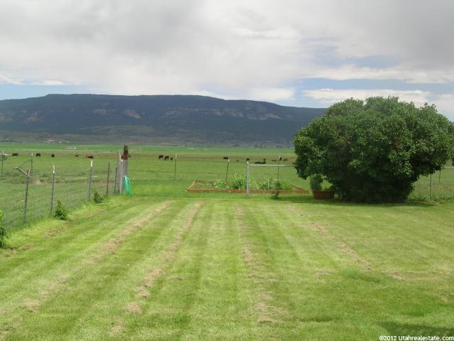 33 S 200 E, Loa, UT 84747 — photo 3