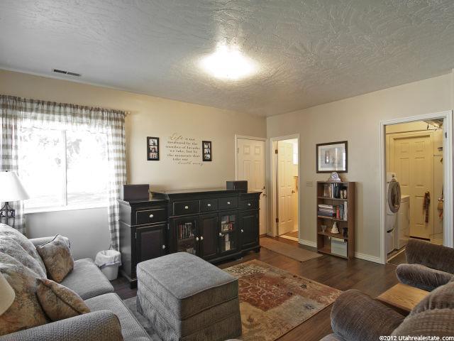 635 E 400 N, Centerville, UT 84014 — photo 12