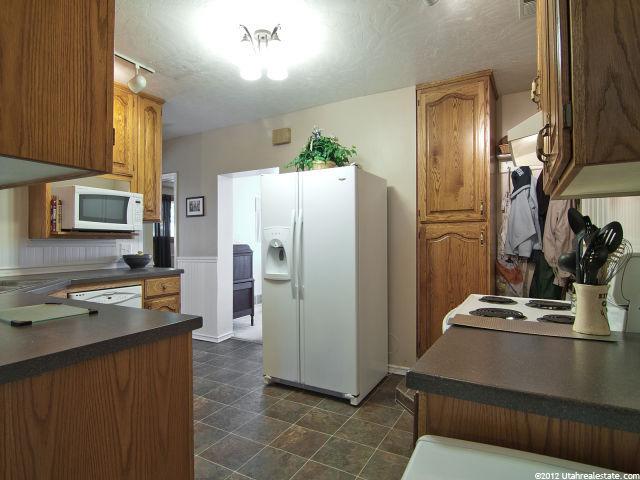 635 E 400 N, Centerville, UT 84014 — photo 8