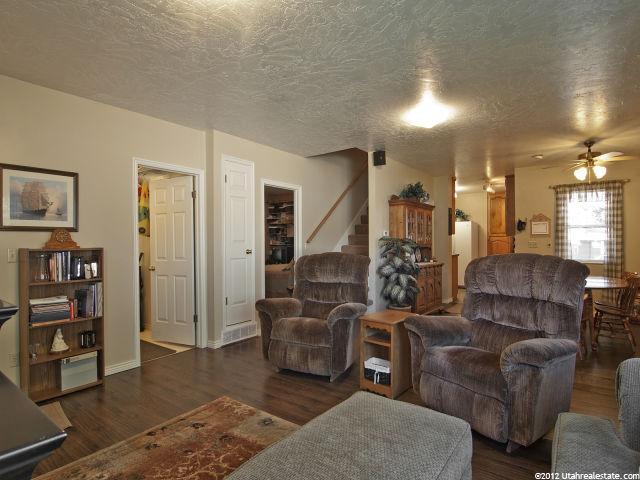 635 E 400 N, Centerville, UT 84014 — photo 10