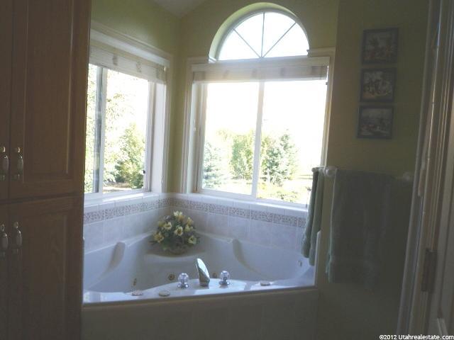 8515 S 1200 E, Paradise, UT 84328 — photo 11