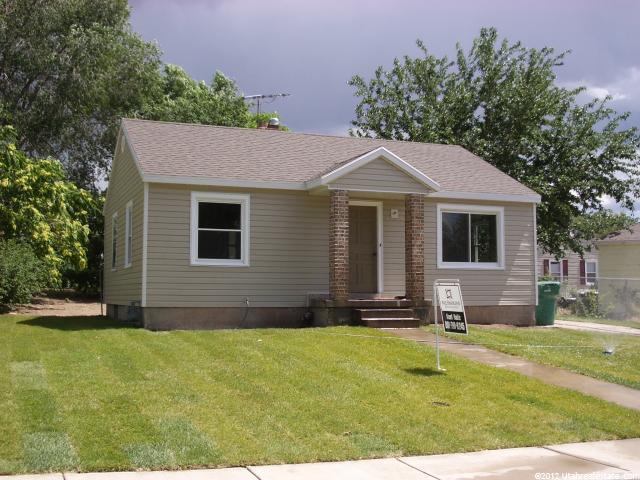 185 E Lakeview Dr, Clearfield, UT 84015 — photo 2