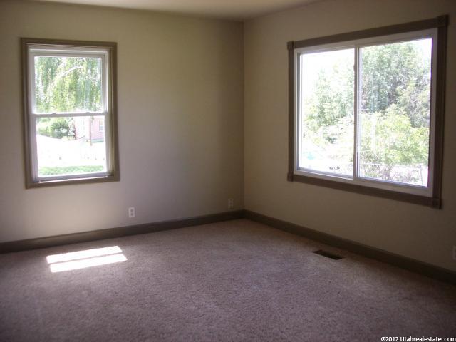 185 E Lakeview Dr, Clearfield, UT 84015 — photo 12