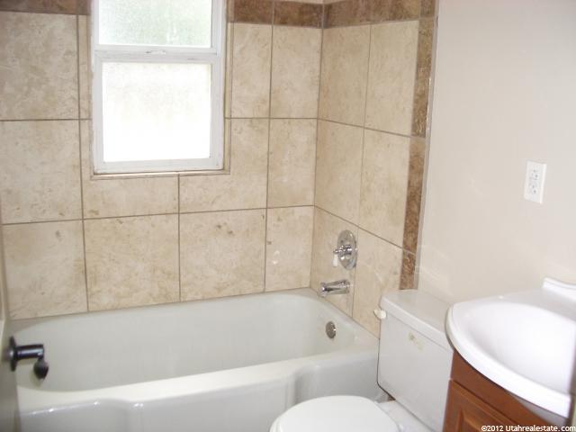 185 E Lakeview Dr, Clearfield, UT 84015 — photo 7