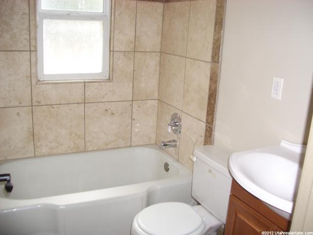 185 E Lakeview Dr, Clearfield, UT 84015 — photo 8