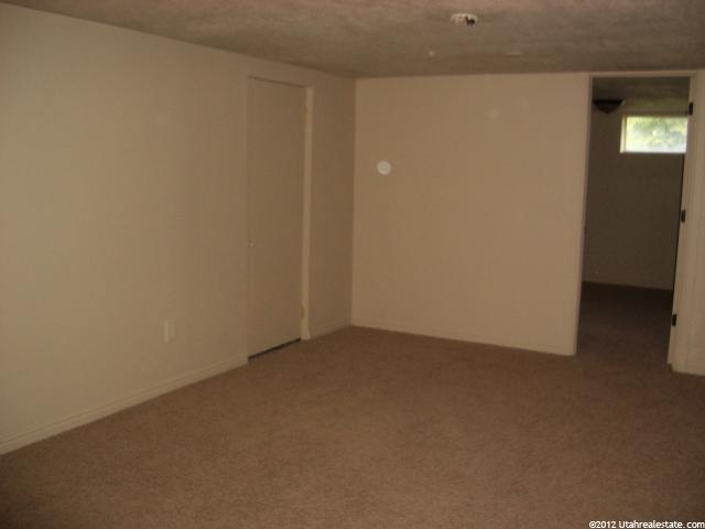 185 E Lakeview Dr, Clearfield, UT 84015 — photo 10
