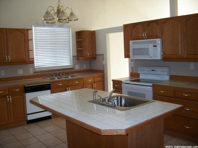 133 W 650 N, Vernal, UT 84078 — photo 5