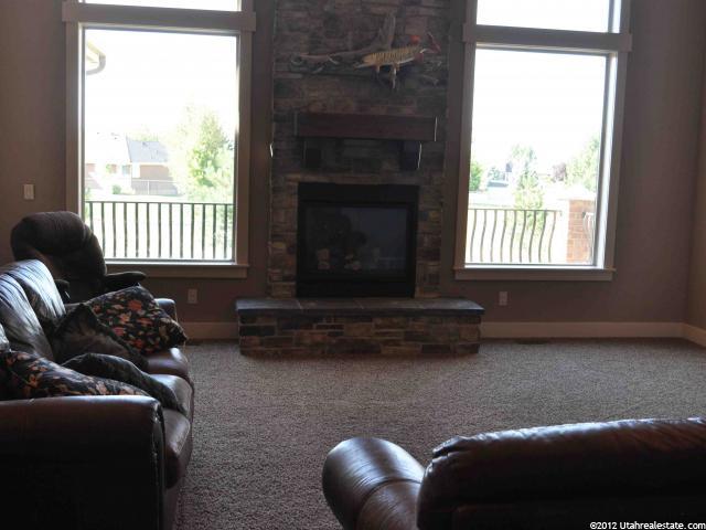 903 W 3150 S, Syracuse, UT 84075 — photo 3