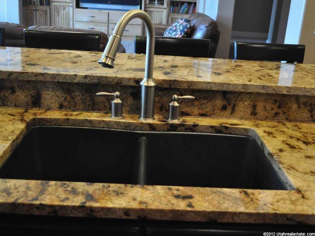 903 W 3150 S, Syracuse, UT 84075 — photo 9