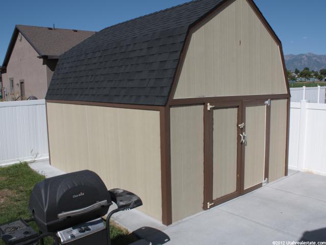 852 W 25 N, Clearfield, UT 84015 — photo 4