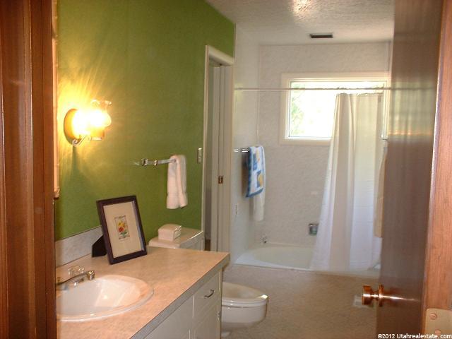 2792 S Foothill Dr E, Ogden, UT 84401 — photo 8