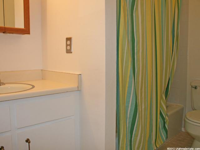 17 E 400 N #20, Bountiful, UT 84010 — photo 6
