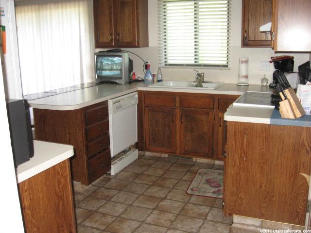 2169 S 50 W, Clearfield, UT 84015 — photo 4