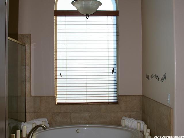 736 E Edgewood S, South Ogden, UT 84403 — photo 11