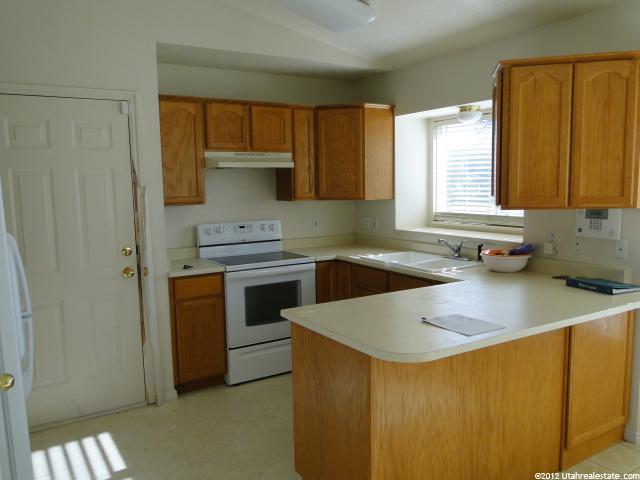 194 S 1300 W, Clearfield, UT 84015 — photo 3
