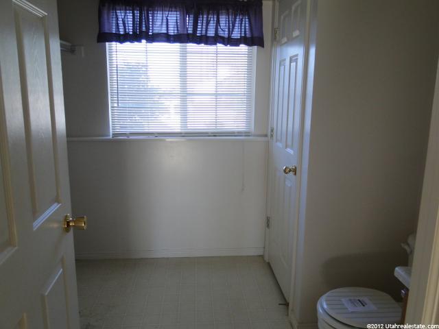 194 S 1300 W, Clearfield, UT 84015 — photo 9
