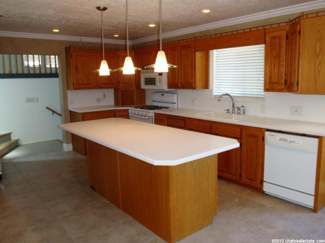 565 N Main St, Millville, UT 84326 — photo 3