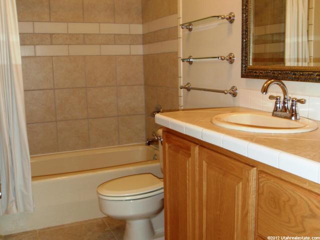 565 N Main St, Millville, UT 84326 — photo 9