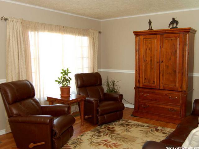 5670 S 3925 W, Roy, UT 84067 — photo 2