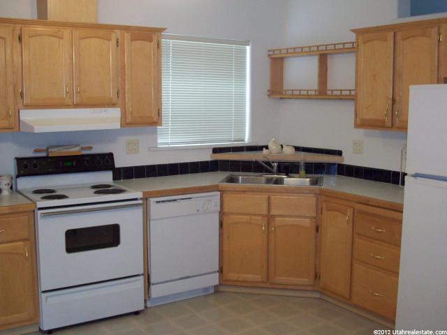 1665 S Kylee Ln E, Ogden, UT 84404 — photo 3