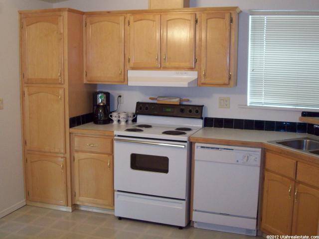 1665 S Kylee Ln E, Ogden, UT 84404 — photo 4